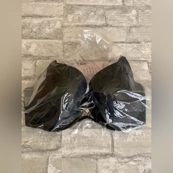 SAVAGE X FENTY: Core Microfiber T-Shirt Bra - Picture 8 of 12